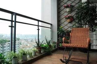 男子阳台吃瓜反转,原来他是...