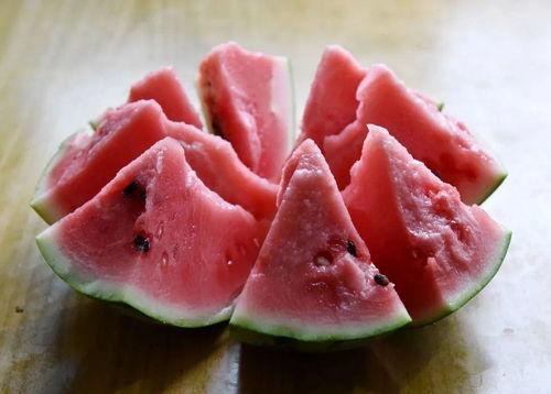 巢湖小学吃瓜,校园里的甜蜜误会