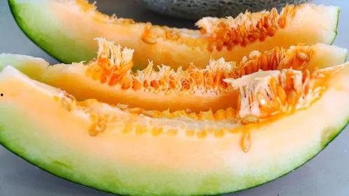 夏季吃蜜瓜,清凉甜蜜，尽享夏日风情