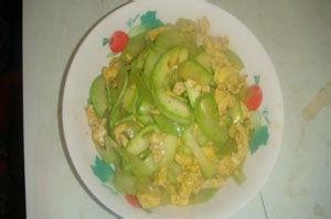 吃角瓜炒鸡蛋能吃头孢么,食用禁忌解析